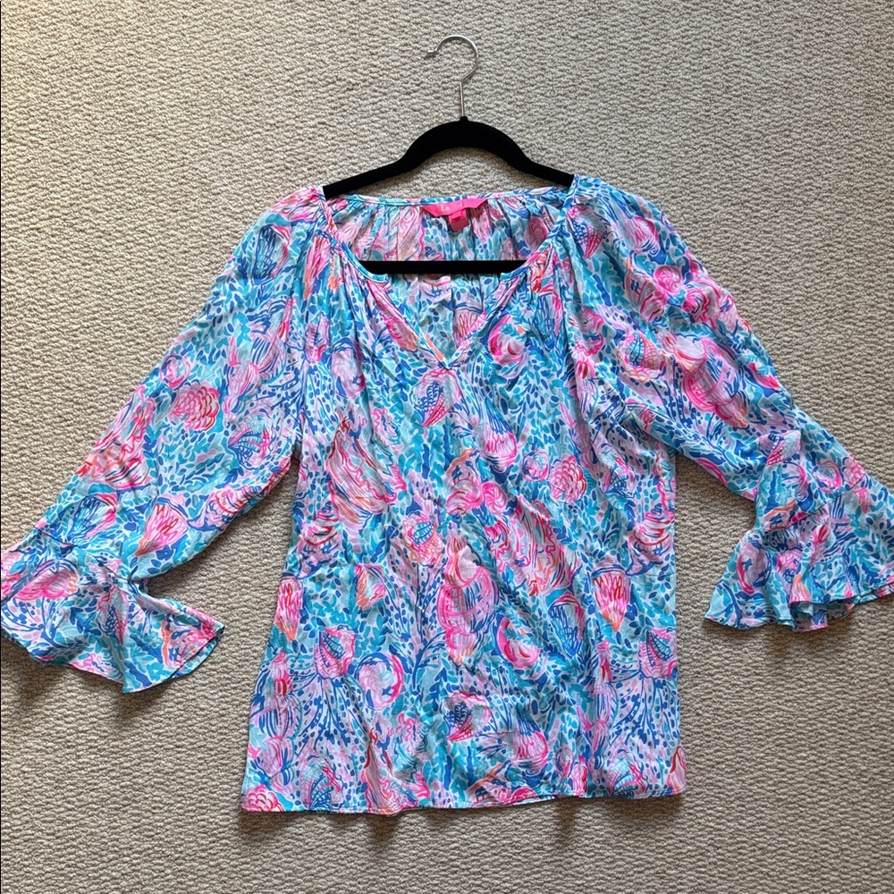 NWOT Lilly Pulitzer Shell Print V-Neck Blouse - Blue and Pink Sz M